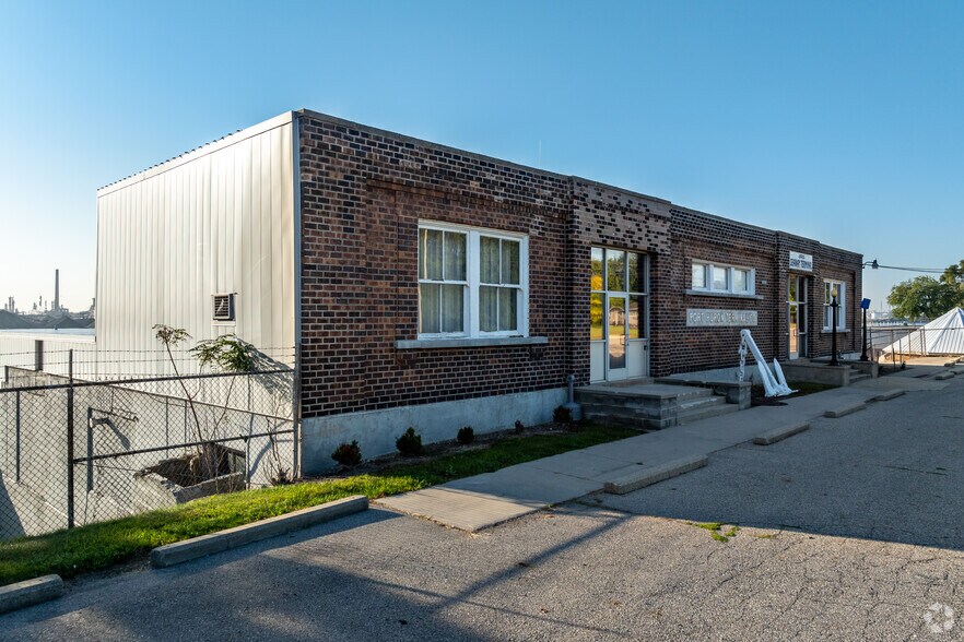 2358 Military St, Port Huron, MI à vendre - Photo principale – Image 1 sur 1