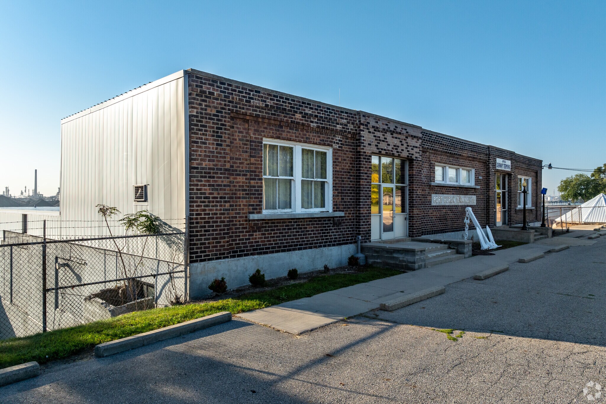 2358 Military St, Port Huron, MI à vendre Photo principale– Image 1 sur 1