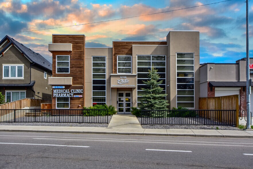 6108 Bowness Rd NW, Calgary, AB à vendre - Photo de l’immeuble – Image 3 sur 13