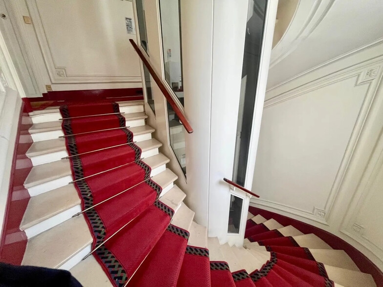 Bureau dans Paris à louer - Photo de l’immeuble – Image 3 sur 11