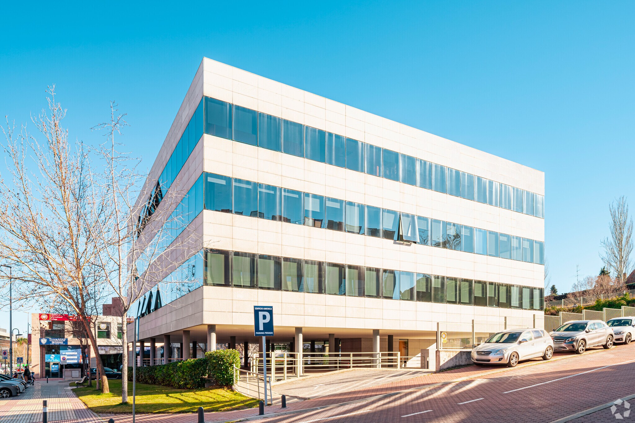 Avenida de Bruselas, 13, Alcobendas, Madrid à louer Photo de l’immeuble– Image 1 sur 12