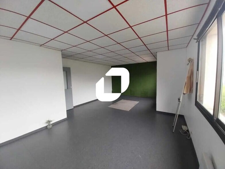 Bureau dans BOISSY-L'AILLERIE à louer - Photo de l’immeuble – Image 3 sur 17
