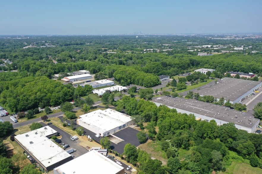 1253 Glen Ave, Moorestown, NJ à vendre - Aérien – Image 2 sur 15