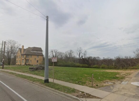 2570 Harrison Ave, Cincinnati, OH à vendre - Photo de l’immeuble – Image 2 sur 4