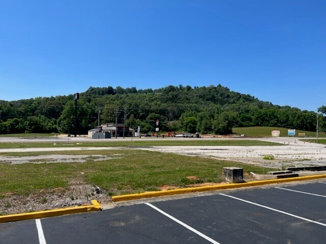 805 Mammoth Cave St, Cave City, KY à vendre - Photo de l’immeuble – Image 3 sur 8