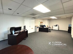 900 SE Federal Hwy, Stuart, FL à louer Photo intérieure– Image 2 sur 13