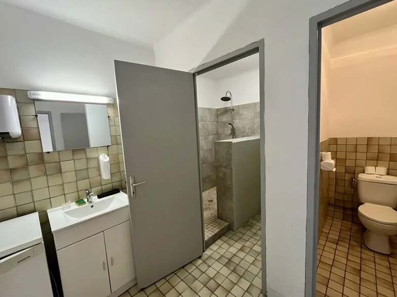 Bureau dans Velleron à louer - Photo intérieure – Image 3 sur 6