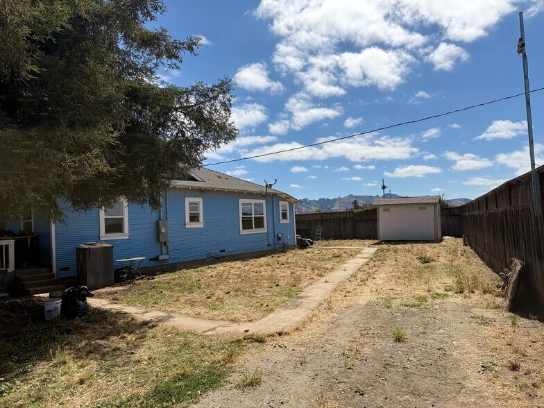 64 Marsh Ln, Watsonville, CA à vendre - Photo de l’immeuble – Image 3 sur 7