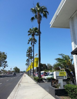 Plus de détails pour 3130 Harbor Blvd, Costa Mesa, CA - Local commercial à vendre