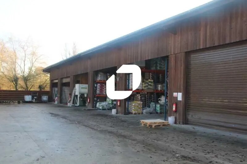 Local d'activités dans Berneuil-en-Bray à vendre - Photo de l’immeuble – Image 2 sur 17