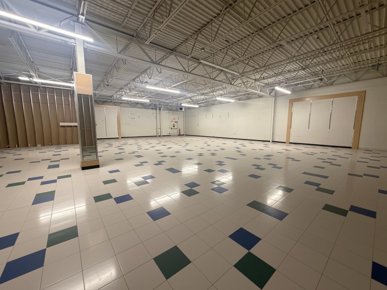 1261 N Azusa Ave, Covina, CA à louer - Photo intérieure – Image 3 sur 7