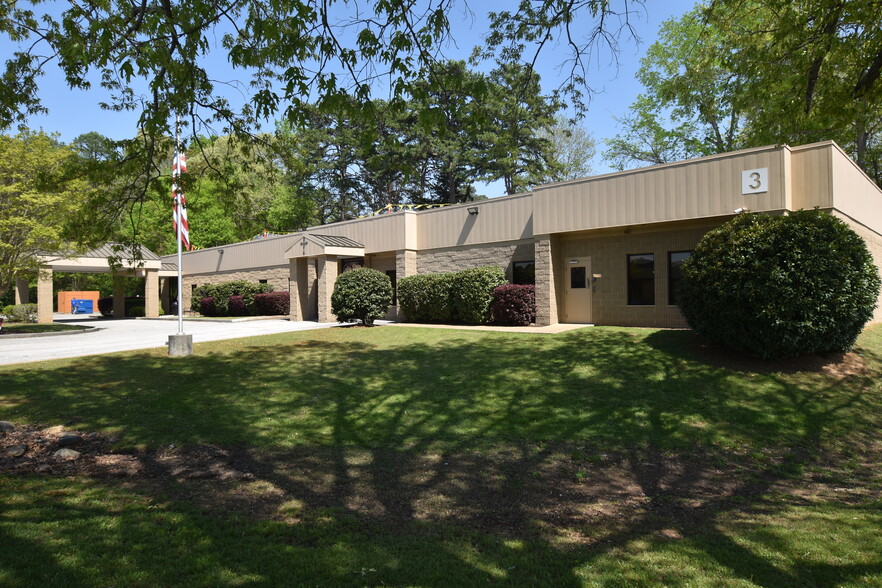 4415 Oakwood Dr, Chattanooga, TN à louer - Photo de l’immeuble – Image 1 sur 12