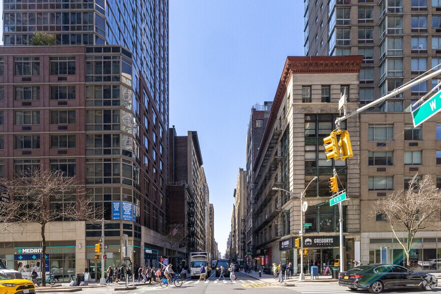 127 W 26th St, New York, NY à louer - Photo de l’immeuble – Image 1 sur 5