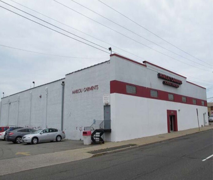 2115 Jericho Tpke, New Hyde Park, NY à louer - Photo de l’immeuble – Image 3 sur 9