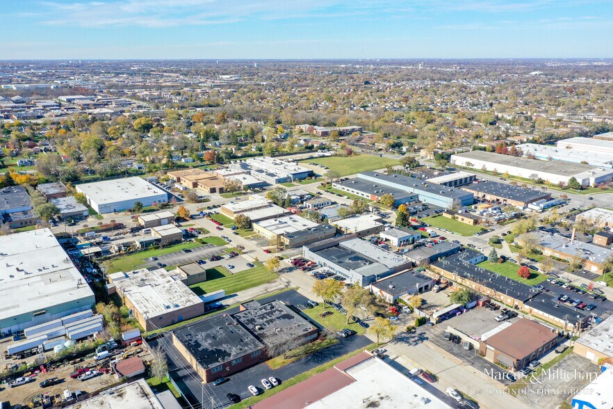 100 W Industrial Rd, Addison, IL à vendre - Photo de l’immeuble – Image 3 sur 5