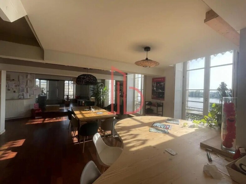 Bureau dans Bordeaux à louer - Photo de l’immeuble – Image 1 sur 6