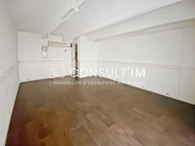 Bureau dans Paris à louer - Photo de l’immeuble – Image 1 sur 5