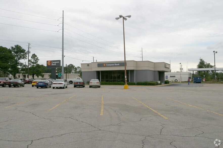 1151 Bankhead Hwy W, Birmingham, AL à vendre - Photo de l’immeuble – Image 2 sur 10