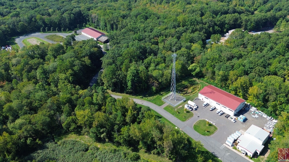 103 & 103R Old Windsor Rd portefeuille de 2 biens à vendre sur LoopNet.fr - Photo de l’immeuble – Image 2 sur 34