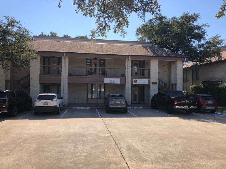 12343 Hymeadow Dr, Austin, TX à vendre - Photo de l’immeuble – Image 2 sur 6