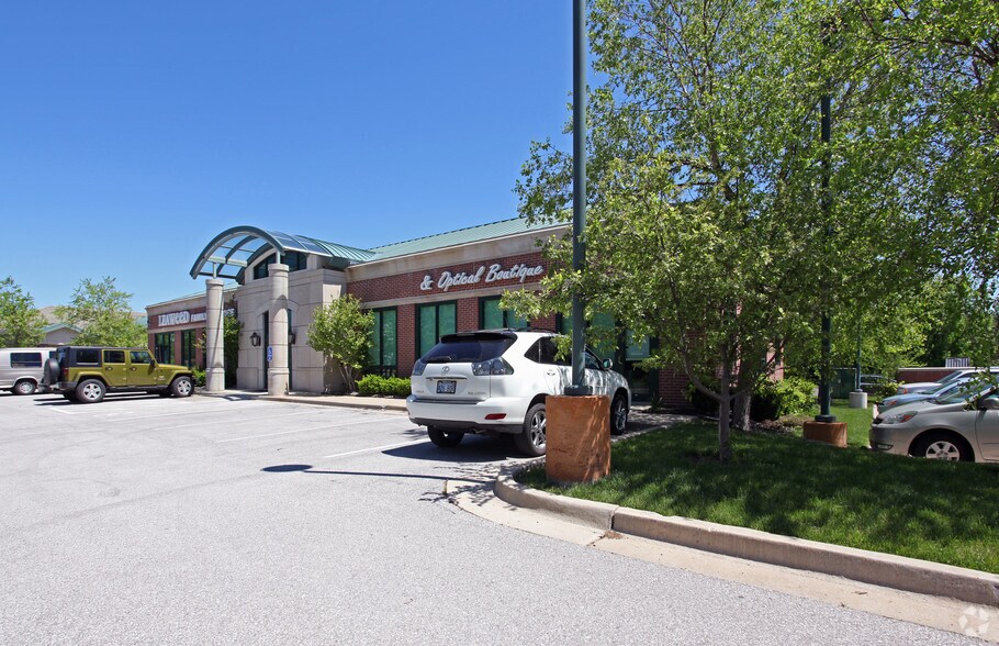 11305 Ash St, Leawood, KS à louer - Photo de l’immeuble – Image 2 sur 2