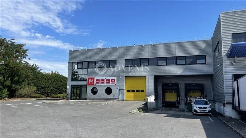 5 Boulevard Jean Monnet, Combs-la-Ville à louer - Photo de l’immeuble – Image 2 sur 9