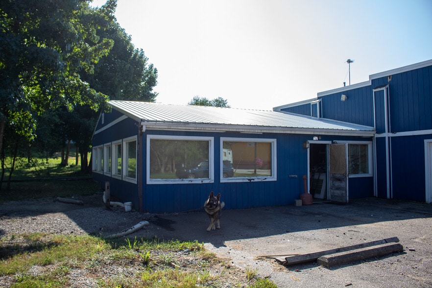 600 Zanesville St, Beverly, OH à vendre - Photo de l’immeuble – Image 3 sur 32