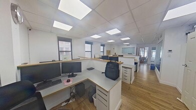 120 W 31st St, New York, NY à louer Photo intérieure– Image 2 sur 6