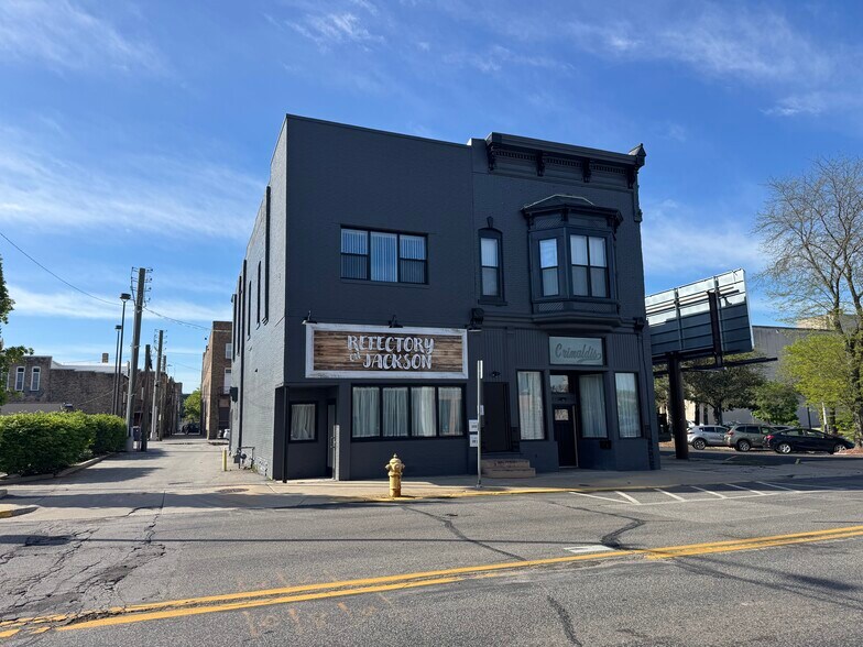 117 W Jackson Blvd, Elkhart, IN à louer - Photo de l’immeuble – Image 1 sur 1