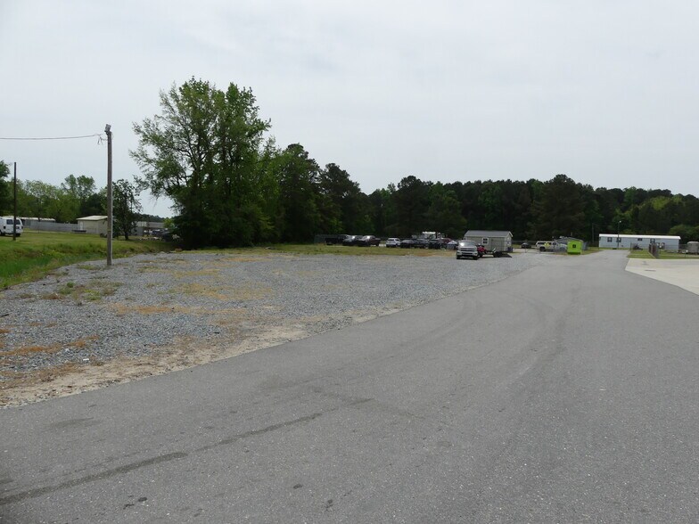 U.S. Highway 70 West, Goldsboro, NC à louer - Photo de l’immeuble – Image 2 sur 2
