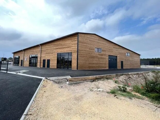 Local d'activités dans La Teste-de-Buch à vendre Photo de l’immeuble– Image 1 sur 2