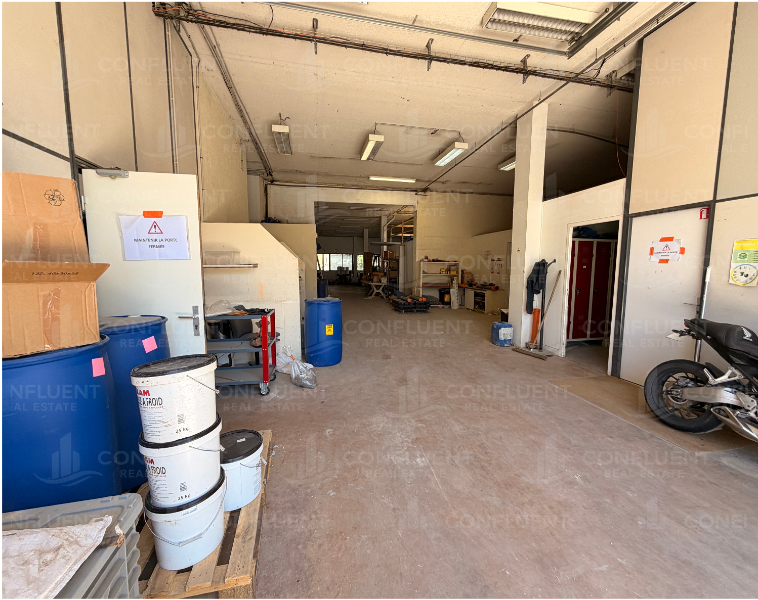 Industriel/Logistique dans Buc à vendre Photo de l’immeuble– Image 1 sur 7