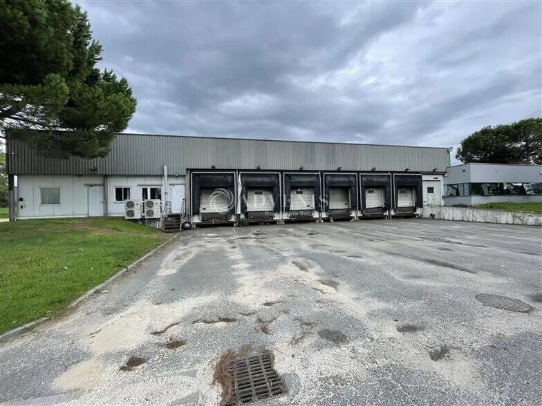 Local d’activités dans Lormont à louer - Photo de l’immeuble – Image 1 sur 12