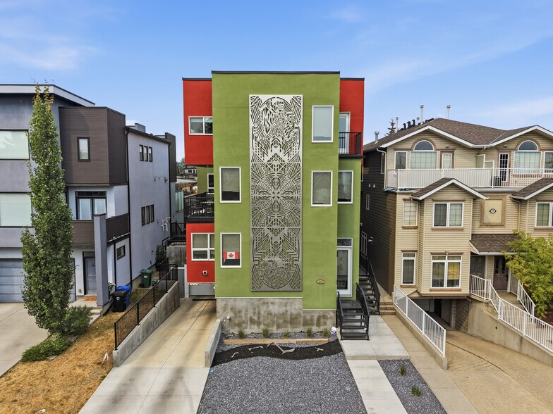 2226 Westmount Rd NW, Calgary, AB à vendre - Photo de l’immeuble – Image 1 sur 28