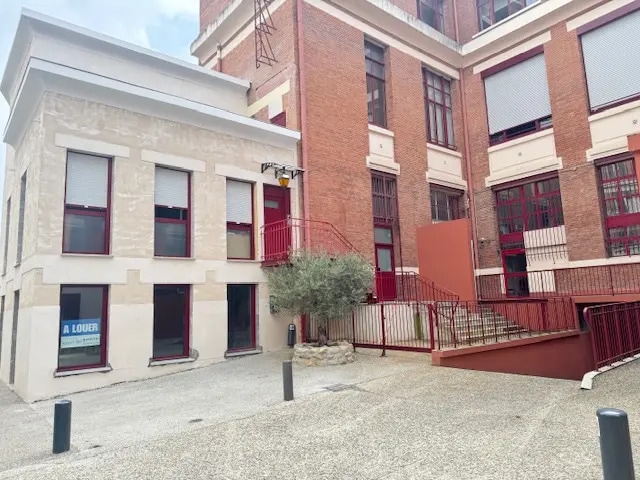 Local d’activités dans Montauban à louer - Photo de l’immeuble – Image 1 sur 1