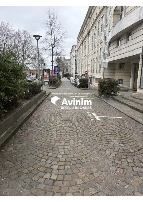 Local commercial dans Sèvres à louer Photo de l’immeuble– Image 1 sur 5