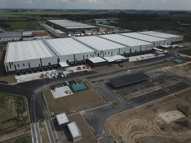 Industriel/Logistique dans Sainghin-en-Weppes à louer - Photo de l’immeuble – Image 1 sur 4