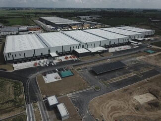 Plus de détails pour Industriel/Logistique à louer