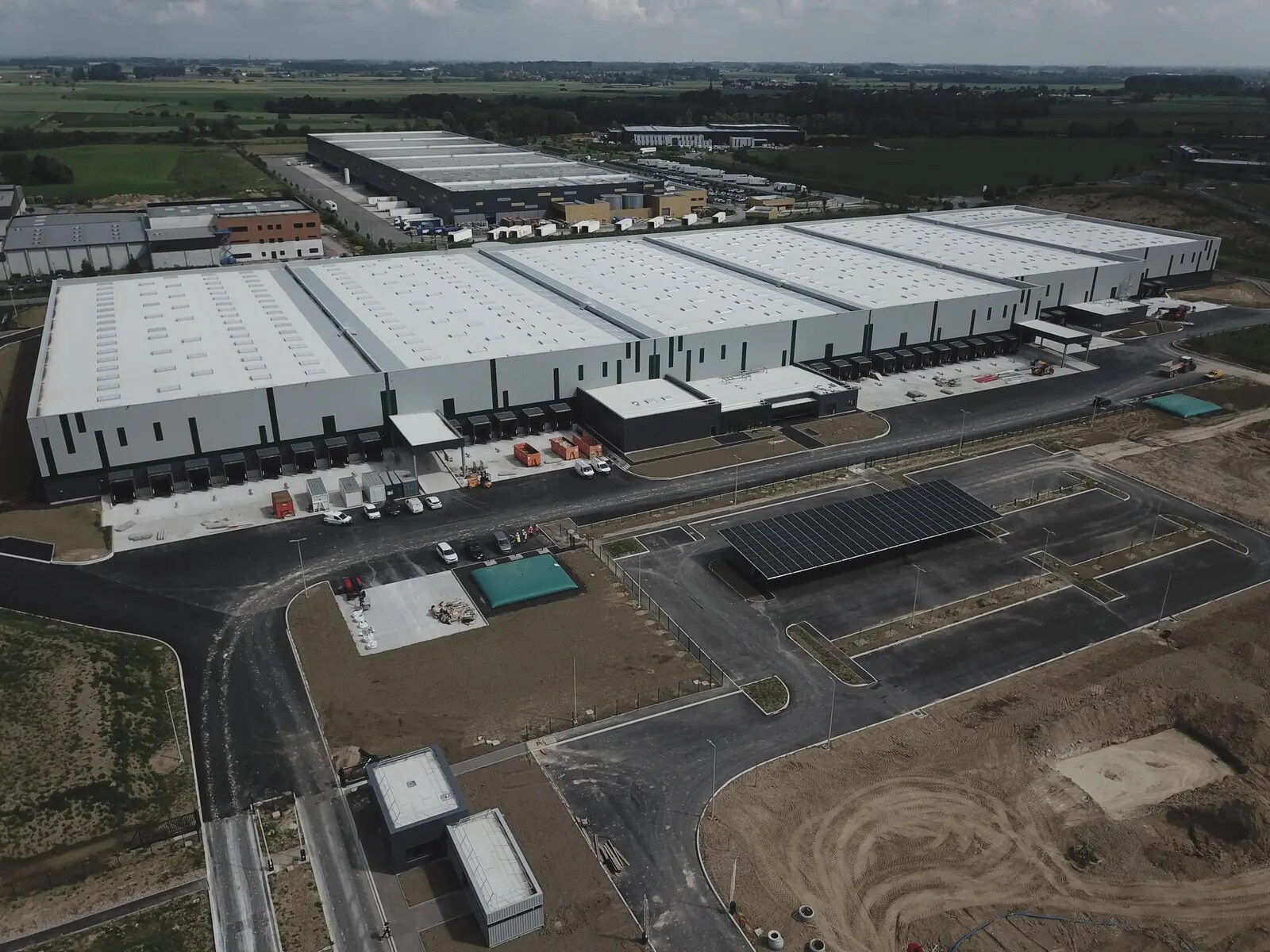 Industriel/Logistique dans Sainghin-en-Weppes à louer Photo de l’immeuble– Image 1 sur 5