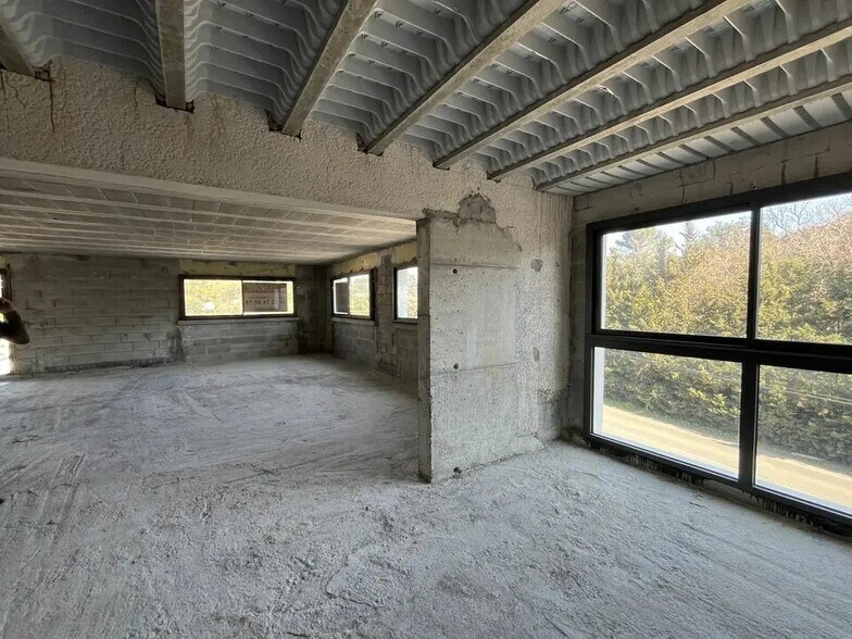 Bureau dans Mouans-Sartoux à vendre - Photo intérieure – Image 2 sur 3