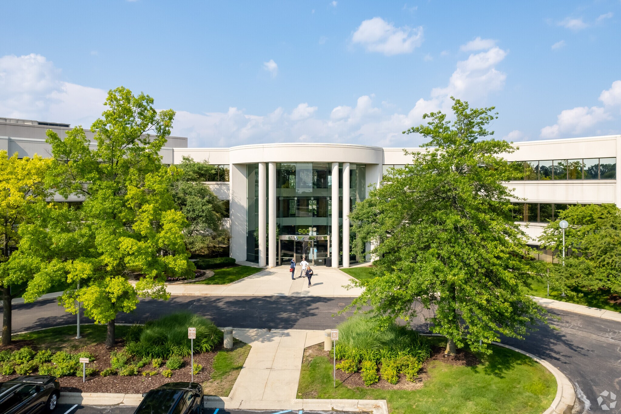 900 Wilshire Dr, Troy, MI à louer Photo principale– Image 1 sur 5