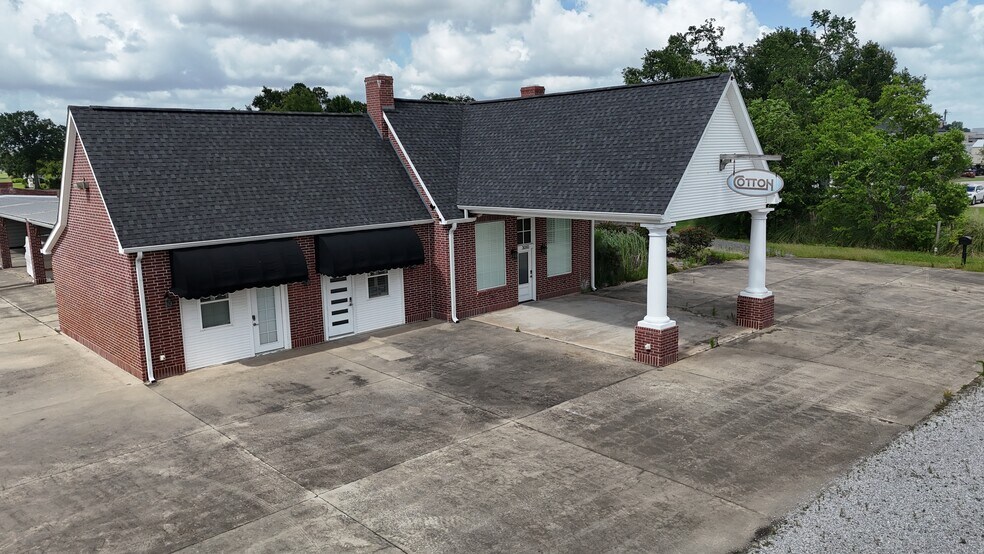 3010 Country Club Rd, Lake Charles, LA à louer - Photo de l’immeuble – Image 2 sur 5