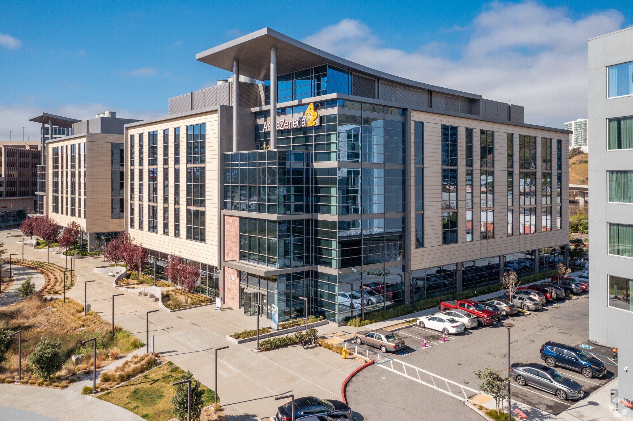 121 Oyster Point Blvd, South San Francisco, CA à louer Photo principale– Image 1 sur 8