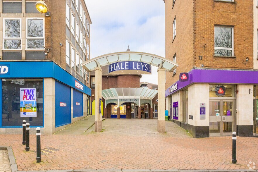 High St, Aylesbury à louer - Photo de l’immeuble – Image 3 sur 24