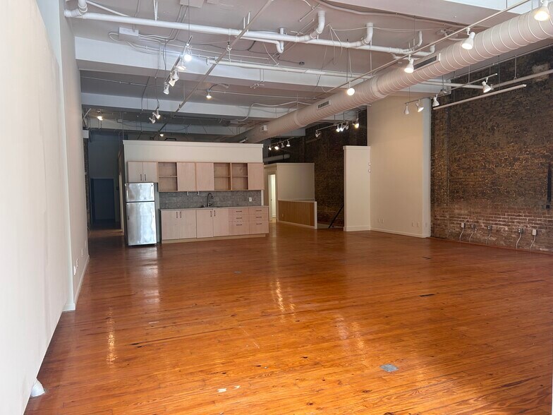 1417 Main St, Cincinnati, OH à louer - Photo de l’immeuble – Image 3 sur 9