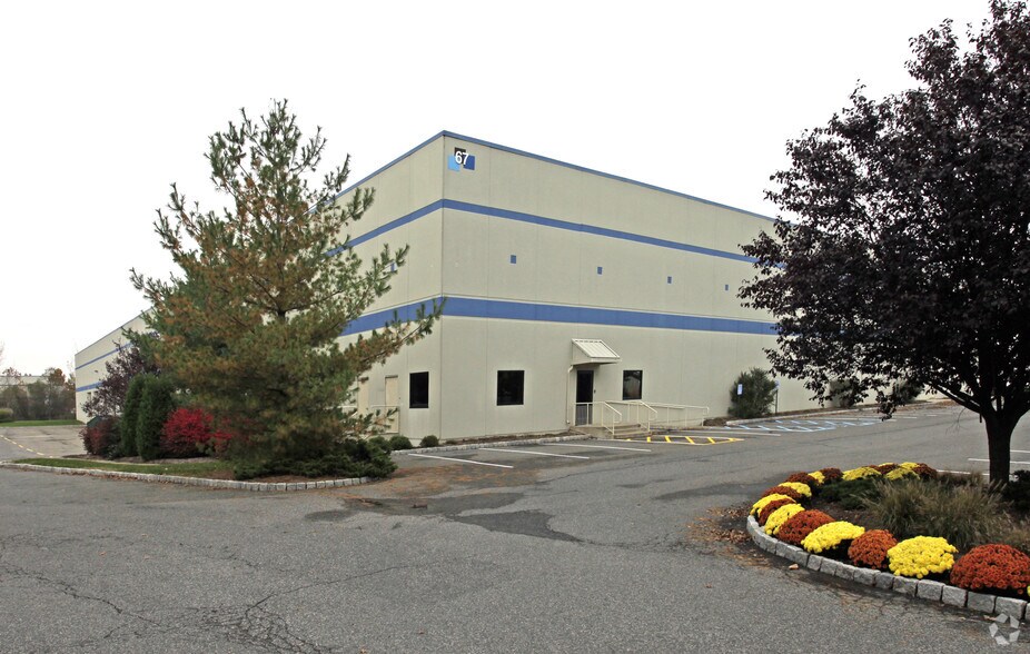 67 US Highway 46, Fairfield, NJ à louer - Photo principale – Image 1 sur 2