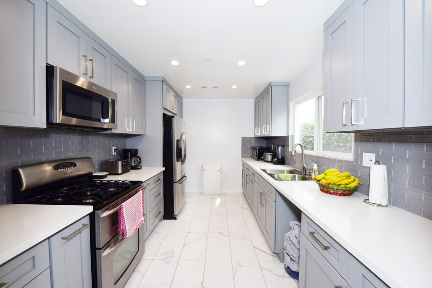 20601 Mayall St, Chatsworth, CA à vendre - Photo intérieure – Image 2 sur 7