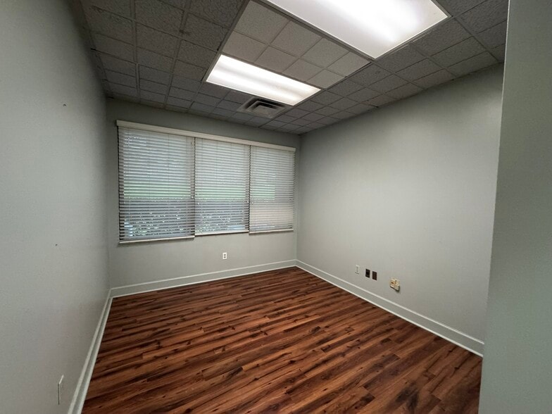 11825 Hinson Rd, Little Rock, AR à louer - Photo intérieure – Image 2 sur 5