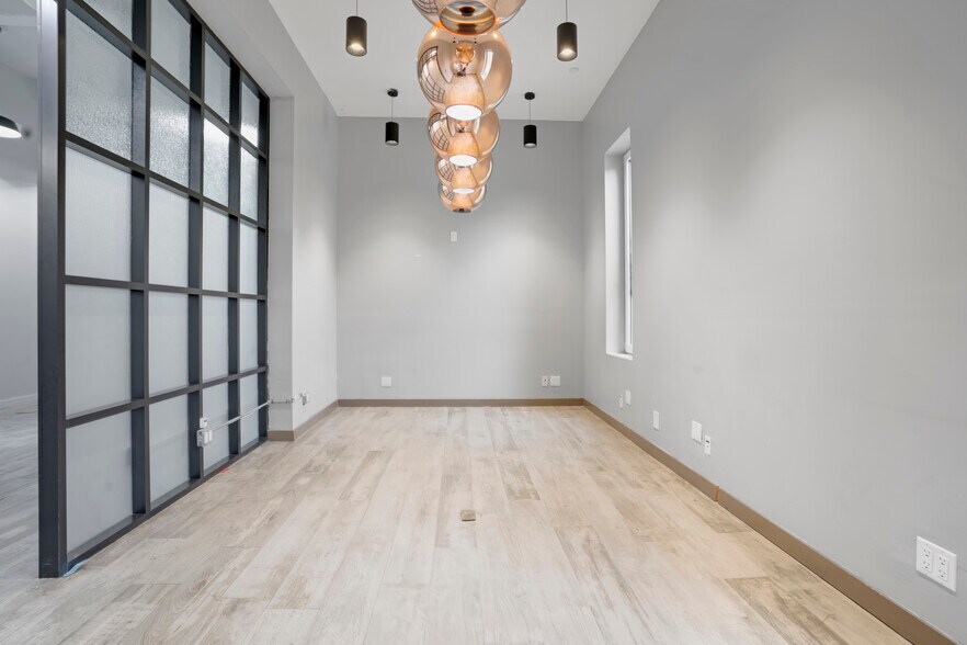 33 Bartlett St, Brooklyn, NY à louer - Photo de l’immeuble – Image 2 sur 23