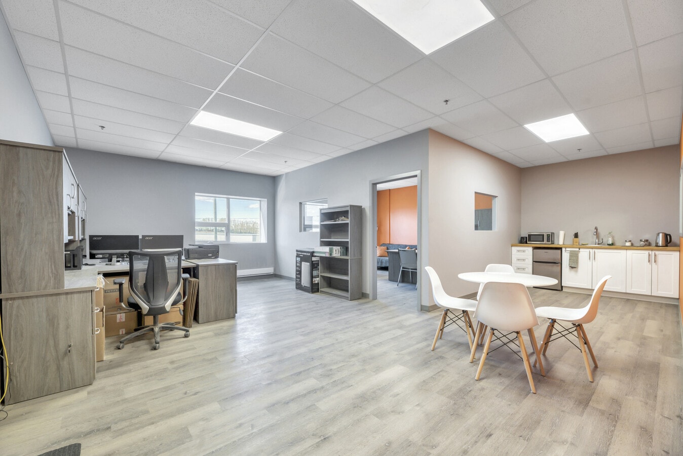 393 Rd Avenue East, Foothills No 31, AB T1S 0L1 - Lot 20 - - Photo intérieure - Image 1 of 4